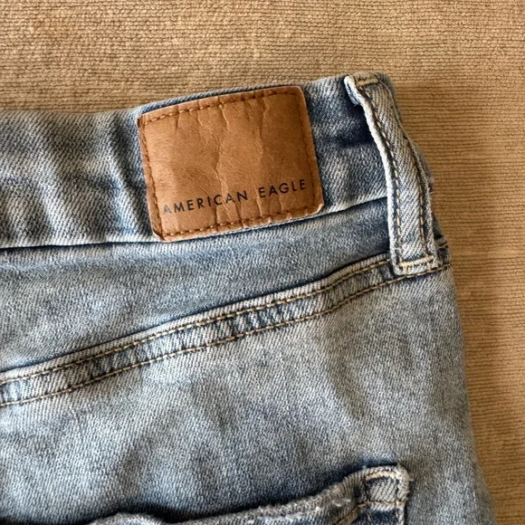 American Eagle women’s  stretch curvy high-rise Shorty distressed denim shorts - Picture 6 of 12